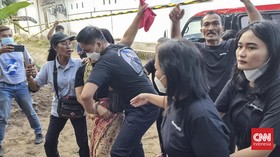 Tangis Histeris Keluarga Warnai Proses Pengangkatan Jenazah Brigadir J