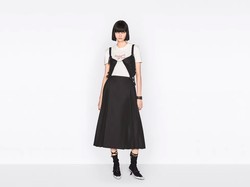 Dior Kembali Dikecam di China, Dituduh Merampas Budaya karena Rok Rp 57 Juta