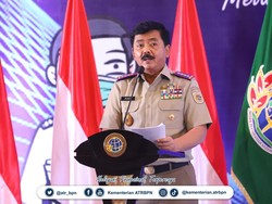 Hadi Jelaskan Tujuan Pejabat ATR Pakai Tongkat Komando hingga Baret