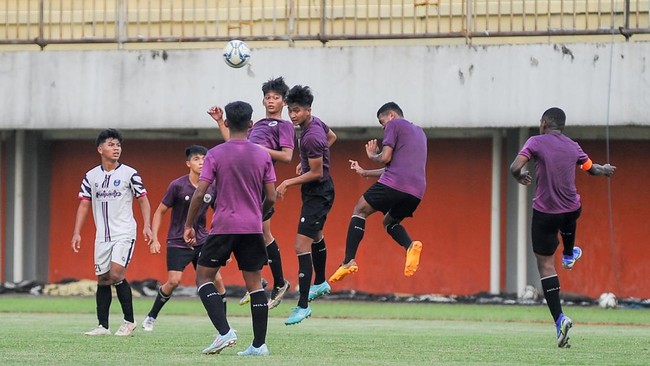 Timnas Indonesia U-16 mencatatkan penampilan impresif dengan mencetak 12 gol dalam pertandingan uji coba jelang tampil di Piala AFF U-16 2022.