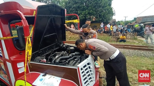 Kepolisian mengungkap odong-odong yang tertabrak kereta di Banten berasal dari kendaraan barang yang sudah dimodifikasi berbahaya.
