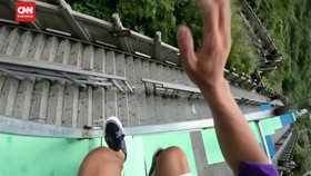 VIDEO: Kompetisi Parkour Turuni Tangga Langit Gunung Tianmen