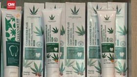 VIDEO: Warga Thailand Buat Kue Cubit Hingga Odol dari Ganja