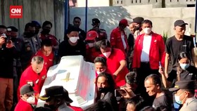 VIDEO: Detik-detik Pengangkatan Jenazah Brigadir J dari Makam