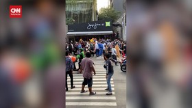 VIDEO: Momen Sejumlah Pria Mengamuk Bubarkan Citayam Fashion Week