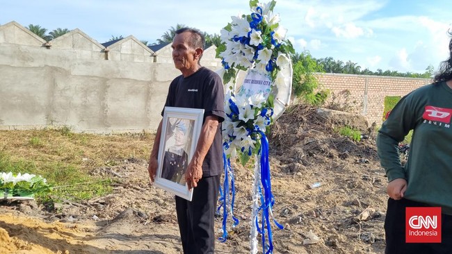 Kuasa hukun istri Ferdy Sambo menilai Brigadir J masuk kategori meninggal dunia karena perbuatan tercela sehingga tak bisa dimakamkan secara kepolisian.