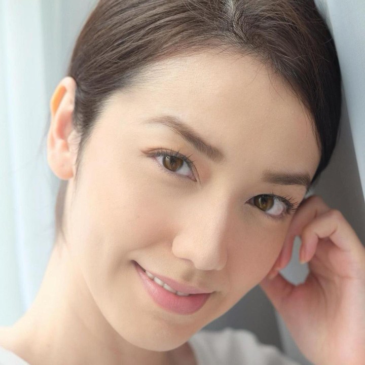 <p>Velove Vexia kini menikmati peran sebagai istri. Ia menikah dengan pengusaha asal Aceh bernama Zakry Sulisto pada 11 November 2021 lalu, Bunda. Pernikahan Velove Vexia terbilang jauh dari sorotan media. (Foto: Instagram @vaelovexia)</p>