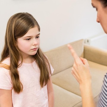 img-title Orangtua Juga Bisa Jadi Pelaku Bullying pada Anak Lewat Kekerasan Emosional, Ini Tanda-Tandanya!