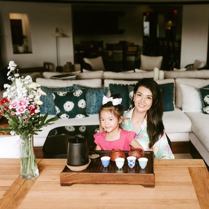 <p>Salah satu momen manis Farah Quinn bersama sang putri di Bali. (Foto: Instagram @farahquinnofficial)<br /><br /><br /></p>