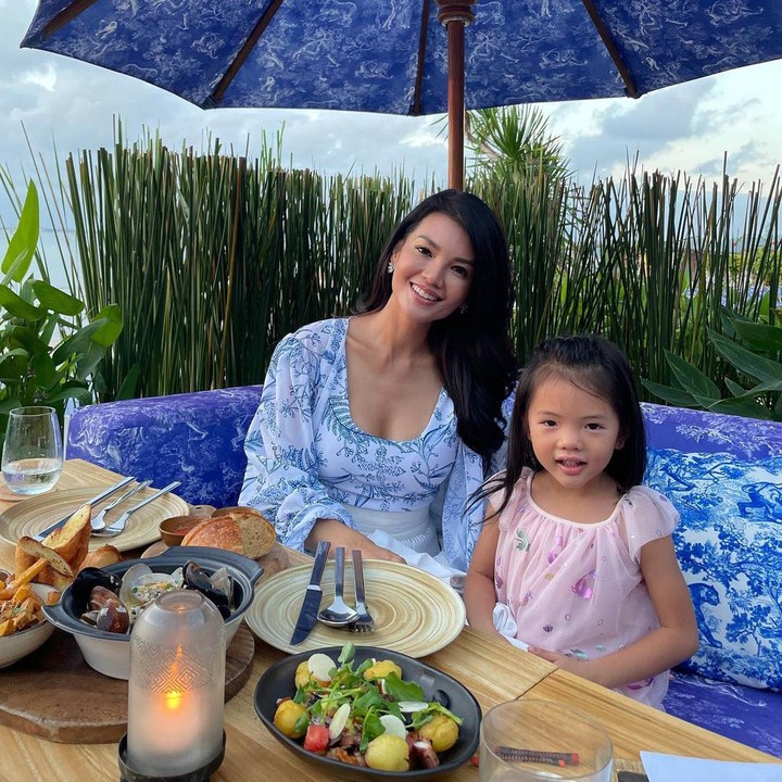 <p>Farah Quinn kembali ke Indonesia sejak beberapa waktu yang lalu, Bunda. (Foto: Instagram @farahquinnofficial)<br /><br /><br /></p>