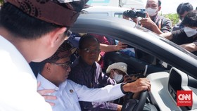 Wayan Koster Minta ke Menhub Bangun Industri Kendaraan Listrik di Bali