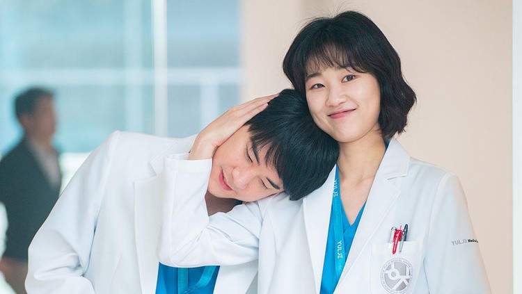 Ha Yoon Kyung di Drama Korea Hospital Playlist