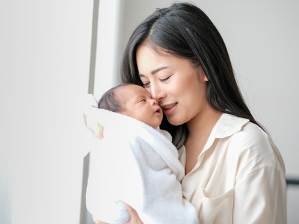 6 Cara Stimulasi Potensi Anak Prematur agar Tumbuh Kembang Optimal & Berprestasi