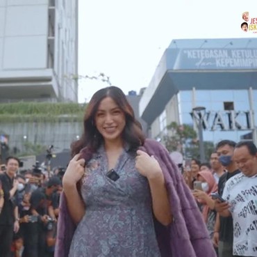8 Gaya Jessica Iskandar Tampil di Citayam Fashion Week Tuai Cibiran