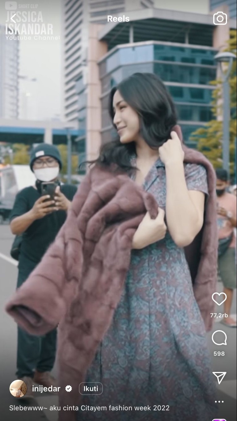 Jessica Iskandar Catwalk di Citayam Fashion Week Jessica Iskandar Catwalk di Citayam Fashion Week