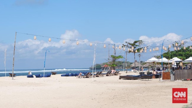 Betah Bersantai di Resor Bintang 5 Tepi Pantai Bali