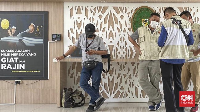 KPK mengamankan dokumen putusan terkait Koperasi Simpan Pinjam Intidana usai menggeledah sejumlah tempat di Mahkamah Agung (MA) kemarin, Selasa (1/11).