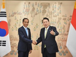 Jokowi Bertemu Presiden Korsel, Bahas Kerja Sama Pengembangan IKN