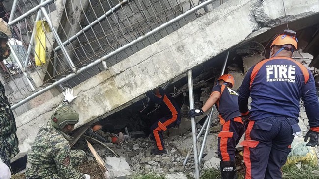 FOTO: Filipina Luluh Lantak Dientak Gempa Magnitudo 7,1