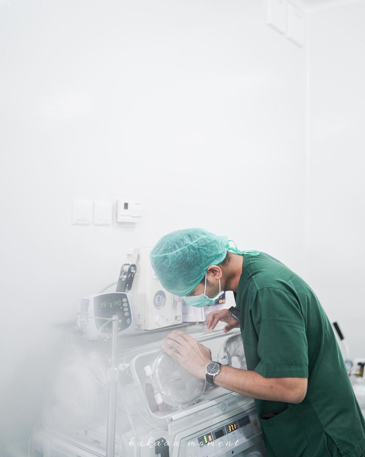 Ria Ricis Melahirkan