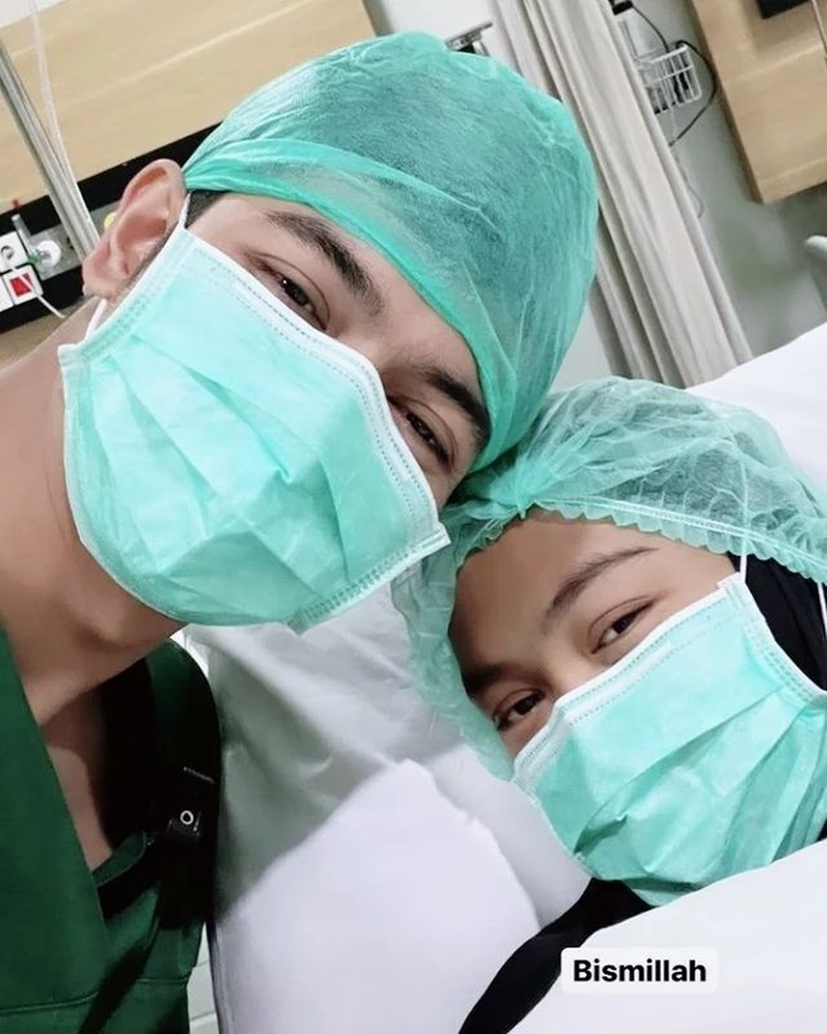 Ria Ricis Melahirkan