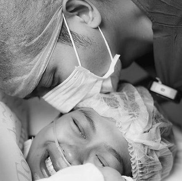 10 Momen Ria Ricis Lahirkan Baby R Penuh Tangis Haru Didampingi Suami
