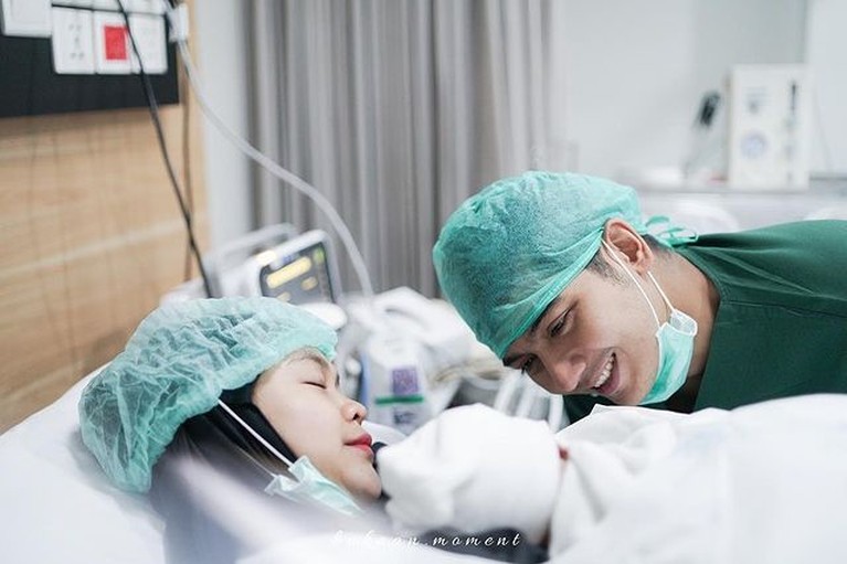 Ria Ricis Melahirkan Ria Ricis Melahirkan