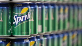 Sprite Pensiun dari Botol Plastik Hijau Setelah 60 Tahun
