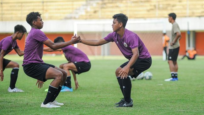 Pelatih Timnas Indonesia U-16 Bima Sakti mengatakan dirinya akan merotasi pemain pada laga semifinal Piala AFF U-16 2022 melawan Myanmar, Rabu (10/8).
