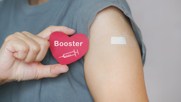 Vaksin Booster Kedua Resmi Diberikan Mulai Hari Ini! Siapa Saja Penerima dan Apa Syaratnya? Cek di Sini Beauties Vaksin Booster Kedua Resmi Diberikan Mulai Hari Ini! Siapa Saja Penerima dan Apa Syaratnya? Cek di Sini Beauties