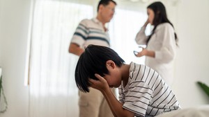 4 Dampak Buruk Jika Orangtua Sering Bertengkar di Depan Anak