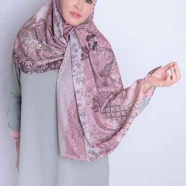 Instagram Angelina Sondakh Diretas Hacker, Isinya Berubah Jadi ...