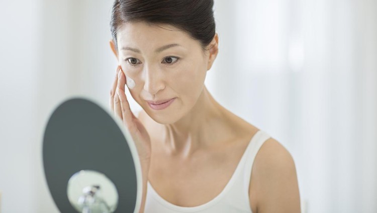 Ilustrasi Skincare Anti-Aging Person