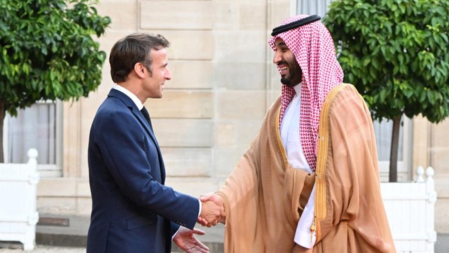 Presiden Emmanuel Macron mengatakan Prancis dan Arab Saudi bakal menggelar konferensi solusi dua negara untuk mengakhiri konflik Palestina dan Israel.