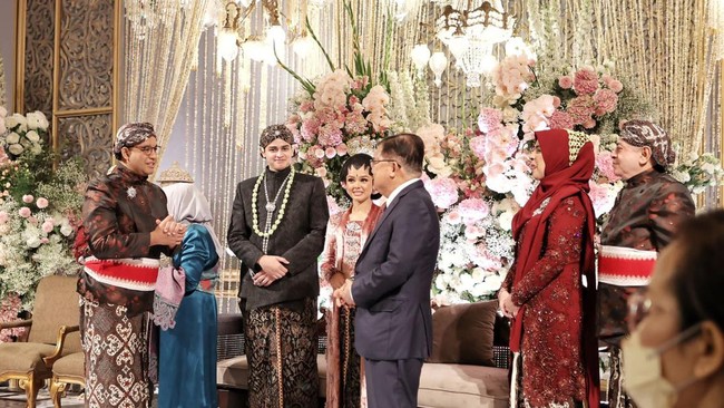 M Taufik menyampaikan pada resepsi Minggu (30/7), dirinya akan memberi sambutan sebagai perwakilan dari keluarga.
