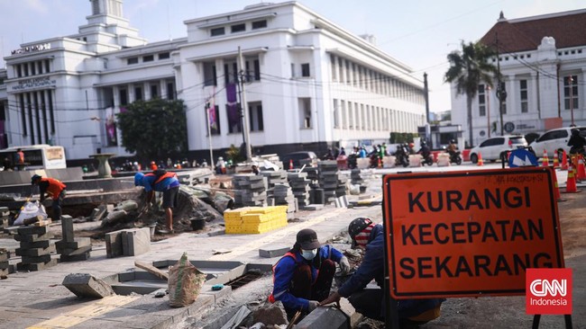 FOTO: Kala Trotoar Kawasan Kota Tua Diremajakan