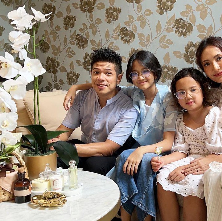 <p>Sarah Abiela Ibrahim ialah anak sulung dari pasangan Artika dan Baim. Kini ia mulai beranjak dewasa, usianya genap 13 tahun pada 21 Oktober mendatang. (Foto: Instagram @artikasaridevi)</p>
