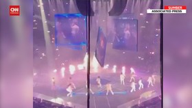 VIDEO: Viral Layar TV Raksasa Jatuh Timpa Member Mirror Kala Konser