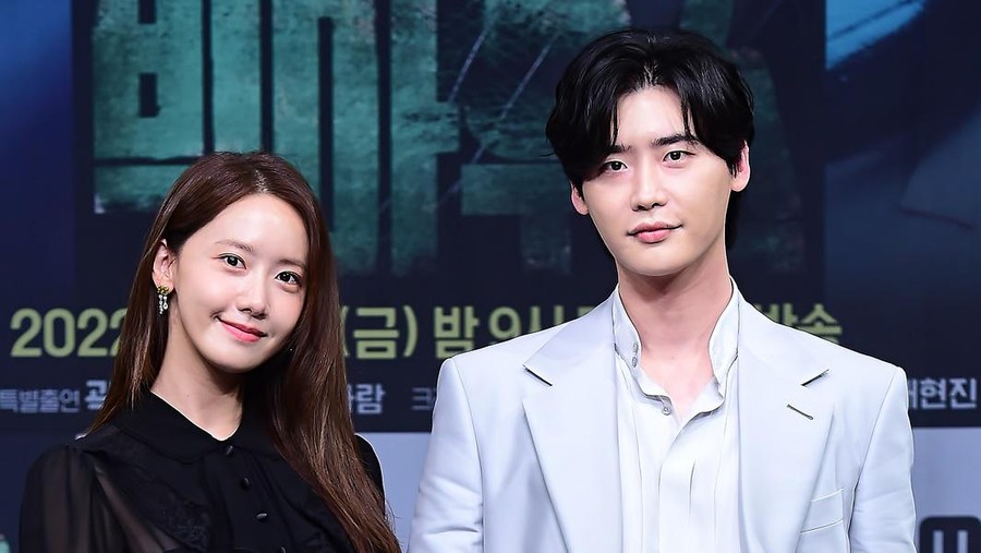 Yoona SNSD & Lee Jong Suk