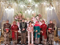 Khofifah Turut Hadiri Pernikahan Mutiara Annisa Putri Anies Baswedan
