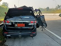 Detik-detik Kecelakaan Mobdin Bakamla Tewaskan Eks Danseskoal di Tol Jateng