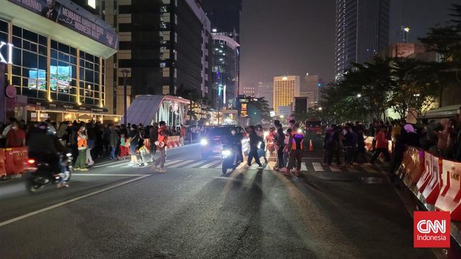 Puntung Rokok Dominasi Sampah di Citayam Fashion Week Dukuh Atas