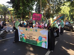 Ragam Corak Kafilah Siswa Ikuti Pawai 1 Muharram 1444 Hijriah di Mataram