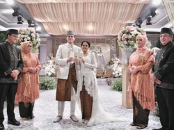 Alasan di Balik Ragam Kebaya dan Gaun Nikahan Putri Anies Baswedan