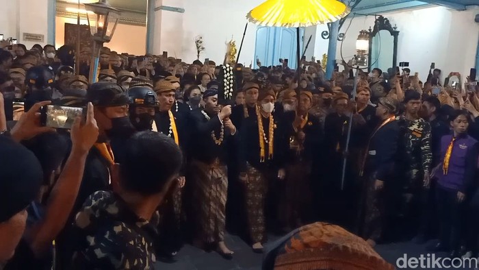 Suasana Kirab Malam 1 Suro di Keraton Solo, Sabtu (29/10/2022).