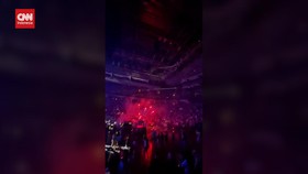 VIDEO: Detik-detik Insiden Kembang Api Nyala di Konser Dua Lipa