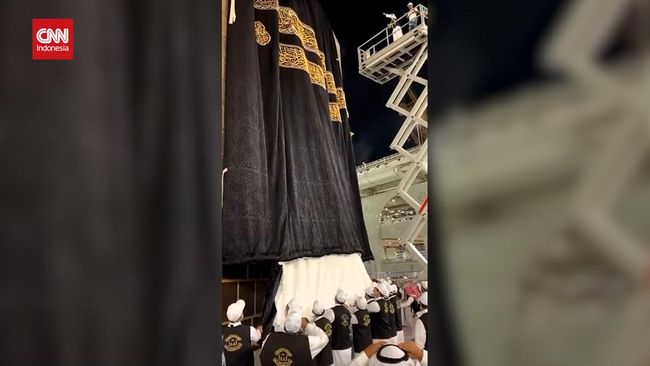 VIDEO: Momen Bersejarah Kiswah Ka’bah Diganti saat Tahun Baru Islam