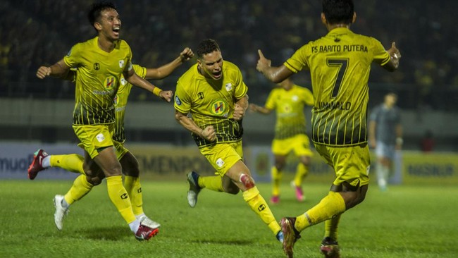 Barito Putera resmi memecat Dejan Antonic setelah tim Laskar Antasari terpuruk di zona degradasi Liga 1 2022/2023.