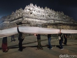 Peringatan Malam Suro, Kain Putih 600 Meter Membentang di Borobudur