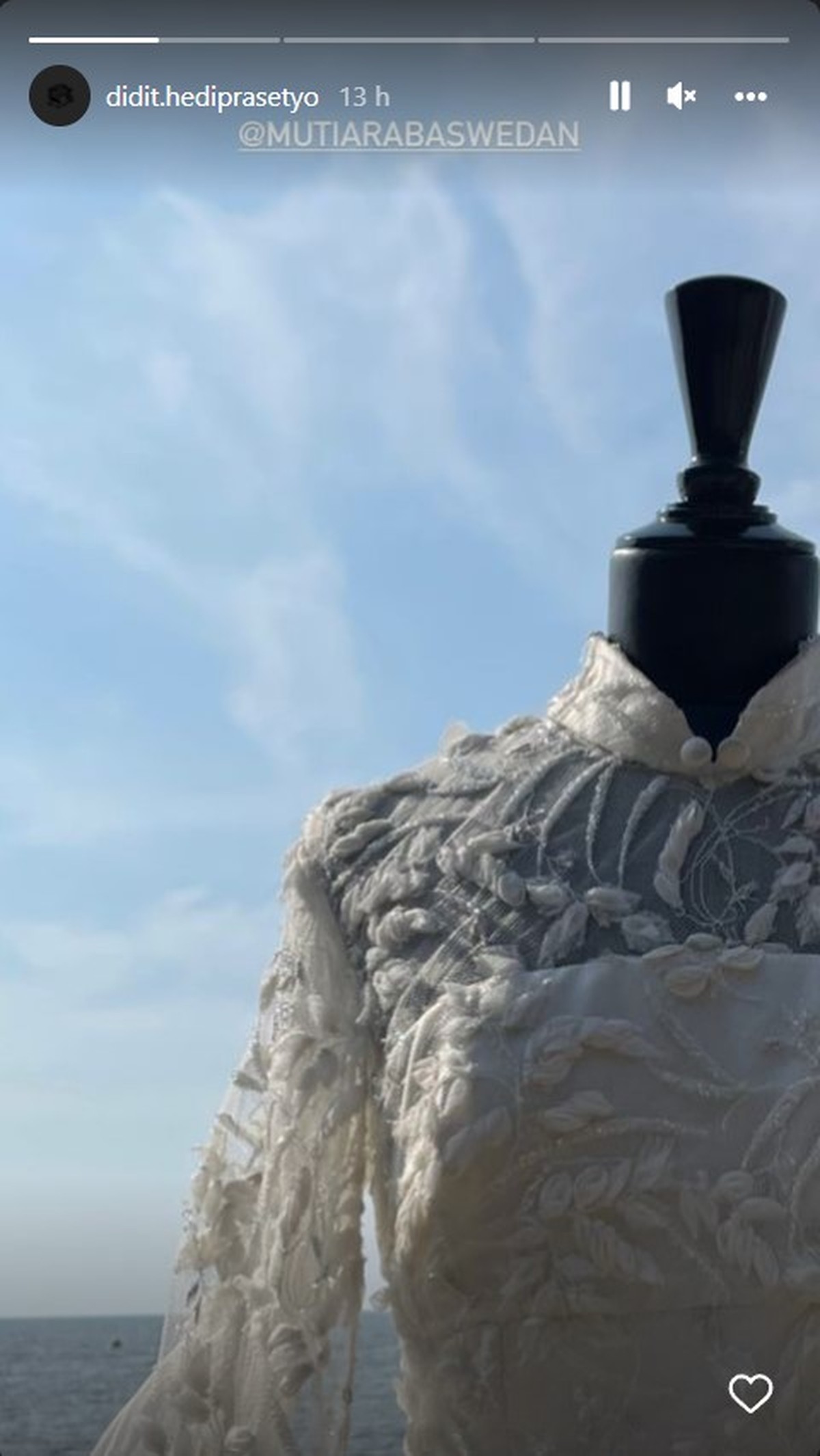 Gaun pengantin Mutiara Baswedan rancangan Didit Prabowo &lpar;Tangkapan layar Instagram Stories Didit Hediprasetyo&rpar;